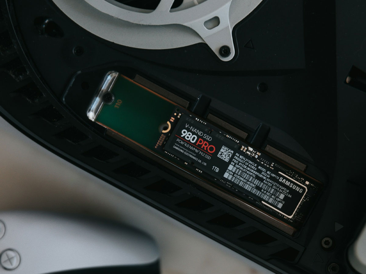 Samsung 980 Pro SSD 1TB M.2 NVMe PCI Express 4.0